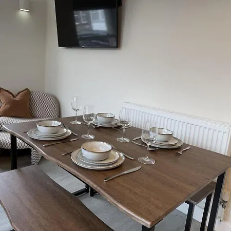 Lägenhet Town Centre Flat - Sleeps 4