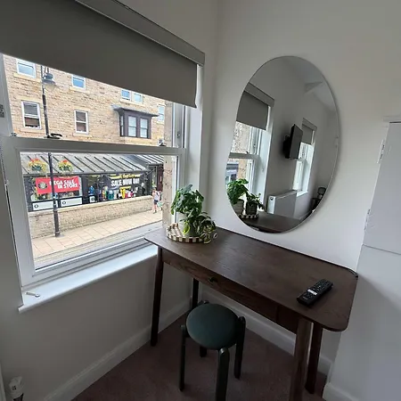 Town Centre Flat - Sleeps 4