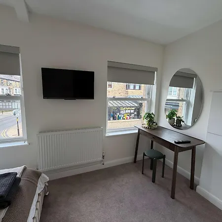Town Centre Flat - Sleeps 4